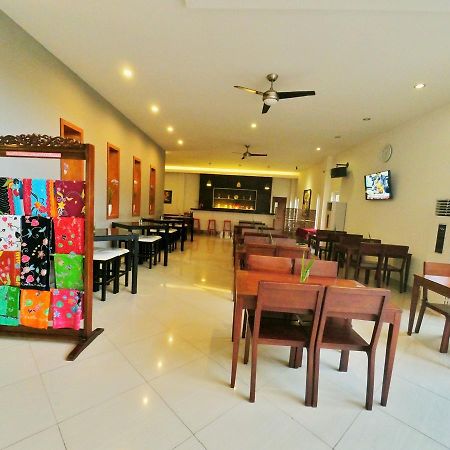 Hotel Transit Pasuruan Exteriör bild