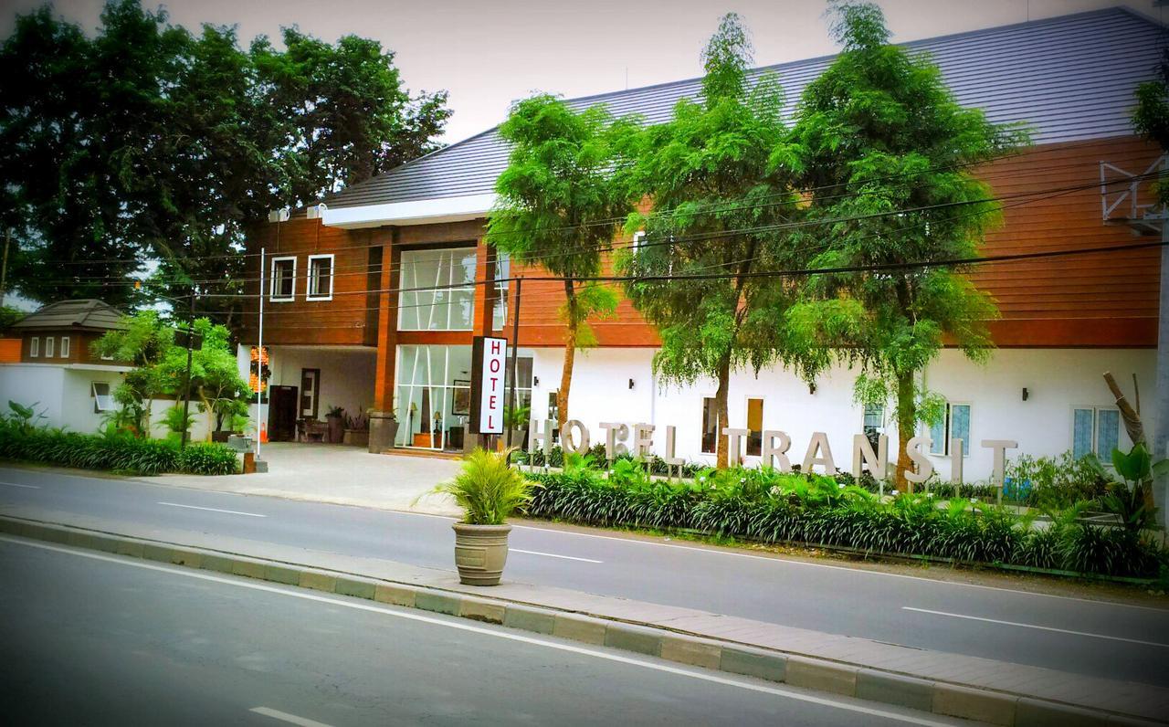 Hotel Transit Pasuruan Exteriör bild