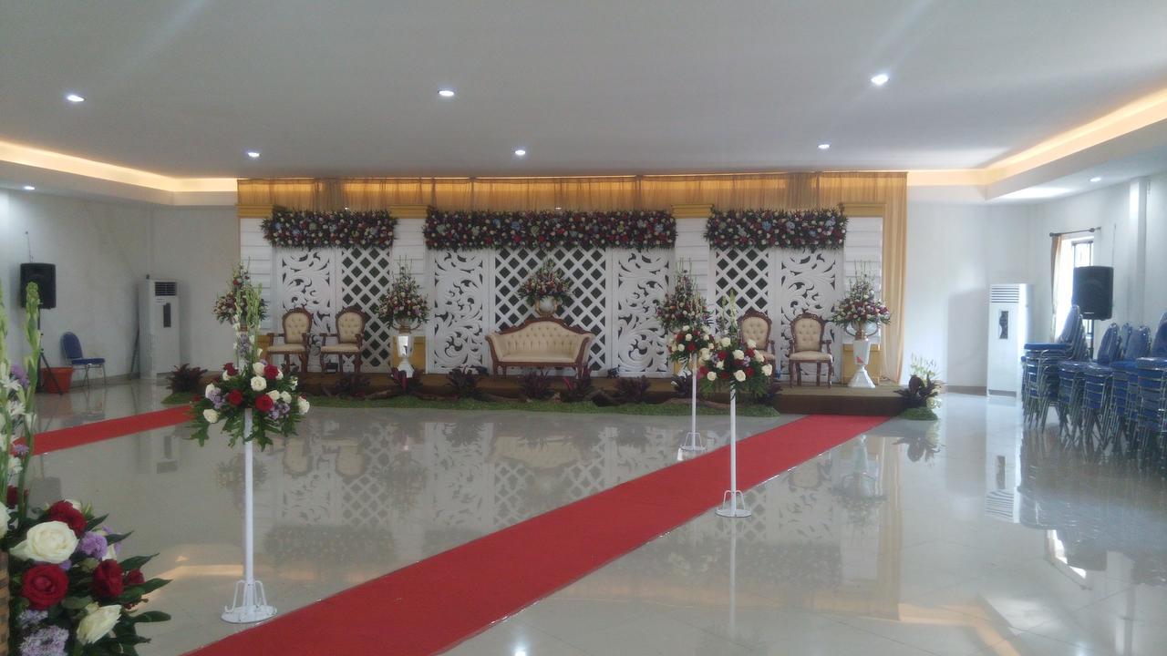 Hotel Transit Pasuruan Exteriör bild