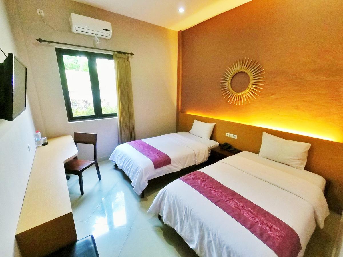 Hotel Transit Pasuruan Exteriör bild