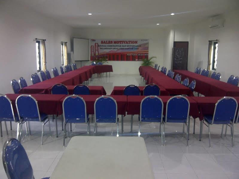 Hotel Transit Pasuruan Exteriör bild